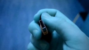 Как вставить флешку в нОутбук, но приколюхи