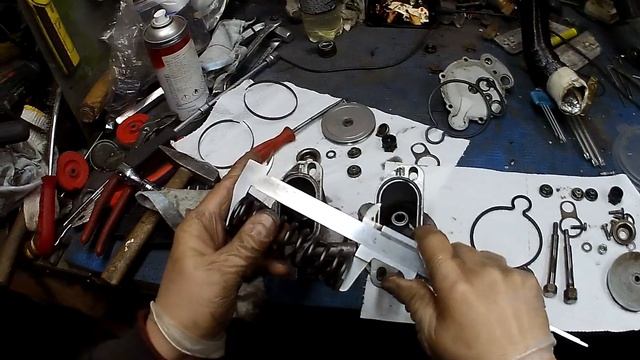 Вакуумный насос Audi 100 C4 2.5 TDI Разборка , сборка , ставим клапана правильно ))) смотреть онлайн