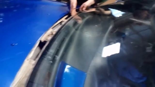Возможно ли снять лобовое стекло без спец инструмента?