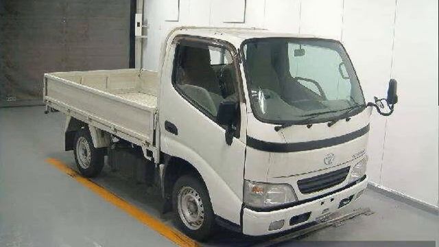 2004 TOYOTA TOYOACE TRY220 смотреть онлайн
