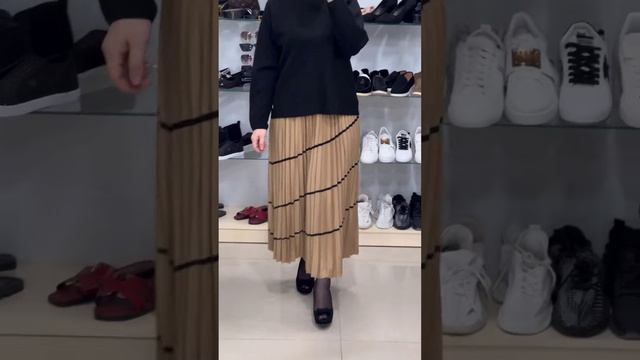 Размеры кофты: 44/46/48/50/52/54?Цена кофты: 4500 р?Цена юбки: 3900 р? смотреть онлайн