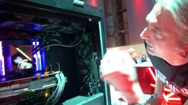 Asus ROG Strix Gehäuse und PG35VQ Ultrawide Monitor mit 200 Hz | ROG Convention 2019 смотреть онлайн