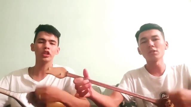 Супер шашырау Гей порно топтық секс поезд Чагинстон