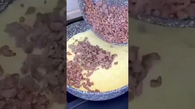 КАРТОФЕЛЬНАЯ ЗАПЕКАНКА С ФАРШЕМ И ГРИБАМИ смотреть онлайн