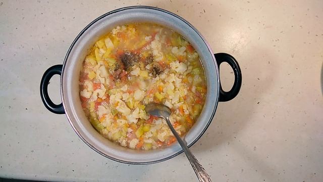 Вкусный, быстрый и легкий вегетарианский суп смотреть онлайн