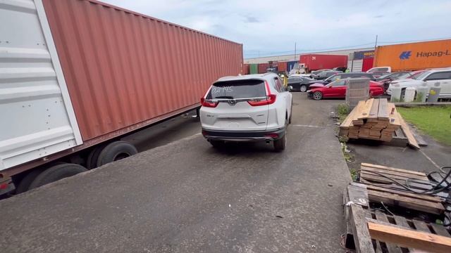 Погрузка контейнера в Котку Финляндия Honda CRV, Accord, Chevy Cruze, Camaro смотреть онлайн