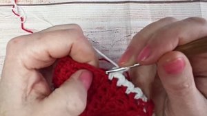 Как связать пантолончики для куклы крючком.