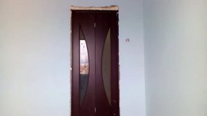 Установил дверь (гармошку)