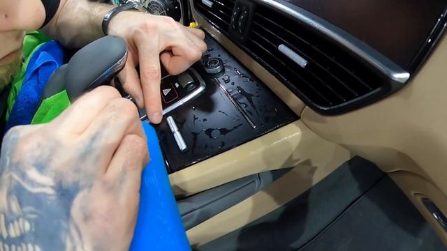 Оклейка авто пленкой за 400000 рублей! Детейлинг Порш Каен. Оклейка авто по лекалам. Тюнинг салона смотреть онлайн