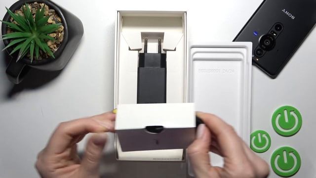 Does Sony Xperia Pro-I Comes with USB Cable / Does Sony Xperia Pro-I have USB cable in the box