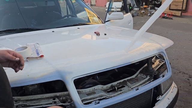 Удаление ржавчины с кузова || Красим машину своими руками смотреть онлайн