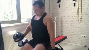 Молотки с гантелями поочередно 20+20кг