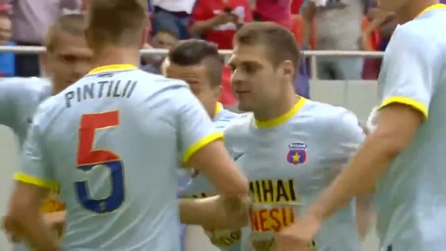 Футболисты отметили забитый мяч игрой в боулинг смотреть онлайн