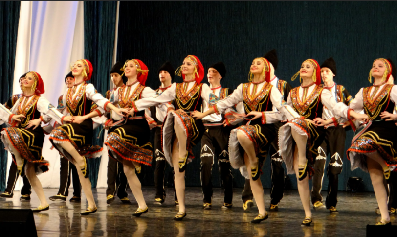 Болгарский народный танец. Bulgarian folk dance.