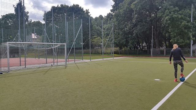 Crossbar challenge/Девушка унижает парня смотреть онлайн