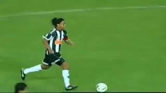 Ronaldinho Freestyle Skills Show ● 2013 2014 HD смотреть онлайн