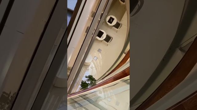 Прорыве трубы в ТЦ «Времена года»