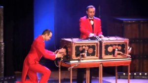 Распиливание девушки на "Большое шоу иллюзий"