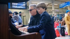 Olivier (9 years old) and Brendan Kavanagh (DR K ) play piano - boogie-woogie - Kings Cross
