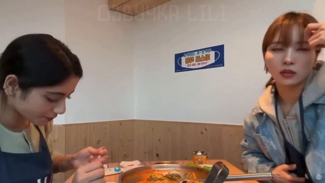 [озвучка на русский lili] влог роы и арии «LOG:IN это был счастливый день»💕 Ep.#1 смотреть онлайн