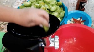 Необыкновенно вкусная икра из зелёных помидоров