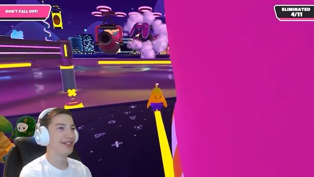 My Friend CONTROLS My Game... смотреть онлайн