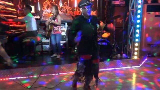 7080가요쇼🌴🌈수지예술단  가수박종환 사랑의트위스트