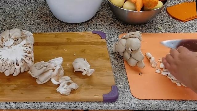 ВЫ УДИВИТЕСЬ ОБЪЕМУ КАСТРЮЛЬ! ОБЕД НА 11 ДЕТЕЙ смотреть онлайн