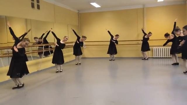 Варвара Аверкина-Дробные выстукивания в марийском характере
