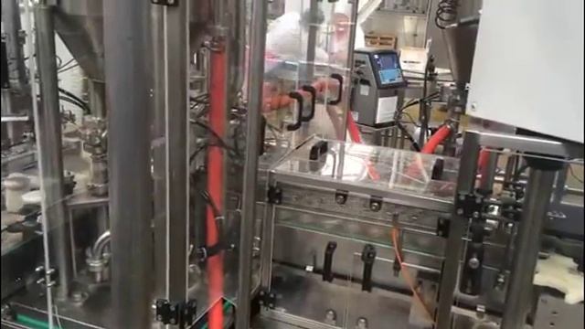 Линия розлива термостатной сметаны в стеклянную тару с крышкой "твист-офф"