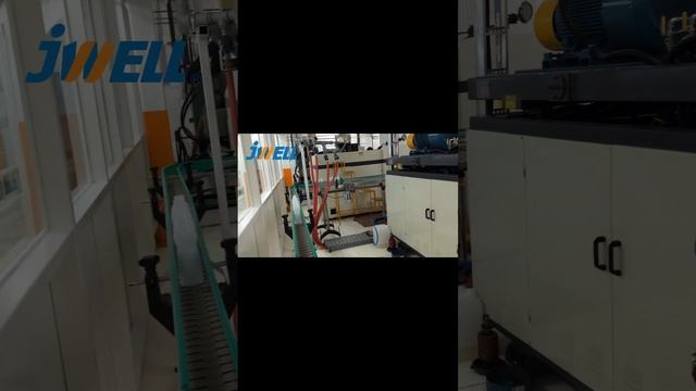 Blow-molding machine for plastic bottle
