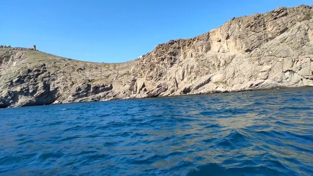 Идем с пляжа на лодке в Балаклаву, Севастополь, Крым смотреть онлайн