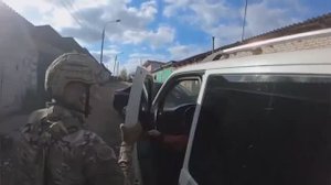 РАБОТАЕТ СПЕЦНАЗ ФСБ задержание украинского террориста оперативная съёмка.mp4