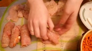 Куриные рулетики с сыром и корейской морковью. Вкуснейший рецепт