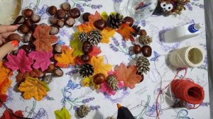 Поделка с каштанами и шишками