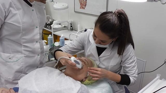 Ультразвуковая чистка лица в Учебном центре КРЦ смотреть онлайн