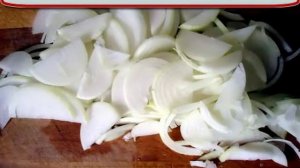 Как приготовить кальмары? Кальмары тушеные с луком