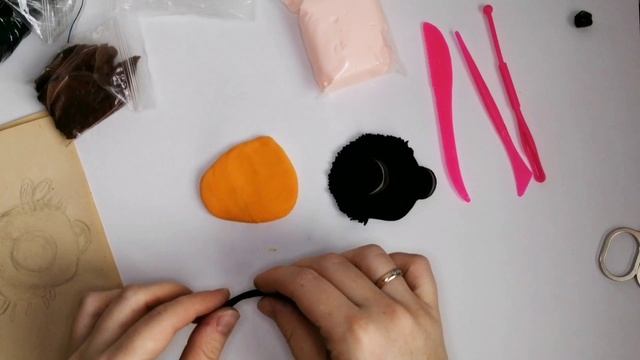 Шмель из воздушного пластилина
