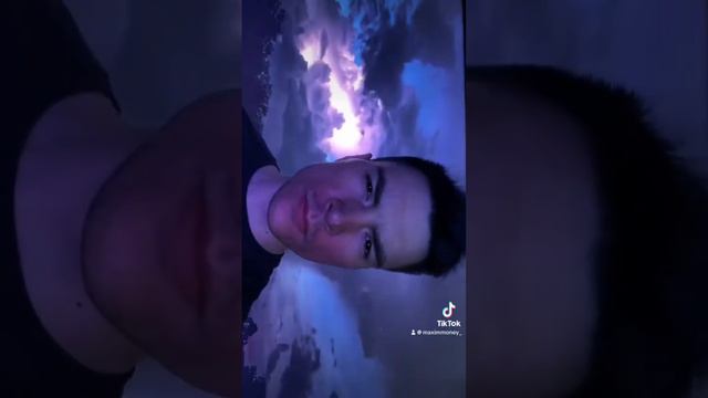 Когда снял крутое видео на фоне телевизора. #followme #следуйзамной #like #топ #прикол