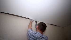 Черно-белые натяжные потолки для дома