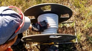 монтаж кабеля в гофре по потолку