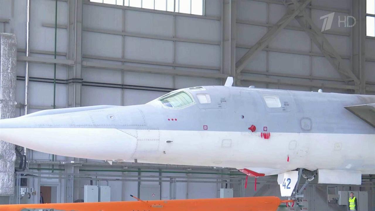 В Казани представили дальний бомбардировщик Ту-22М3М с искусственным интеллектом