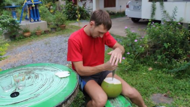 Как открыть кокос? Мастер класс на 3 минуты=)|Ты и спорт смотреть онлайн
