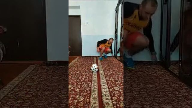 Домашняя тренировка! Утренняя разминка + планка (22 апреля) смотреть онлайн