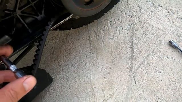 Замена ремня и вариатора на Yamaha Cygnus X125 2012 года. смотреть онлайн