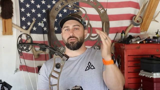 KNOW YOUR BOW! How A Compound Bow Works - Bow Hunting Basics Ep.1 смотреть онлайн
