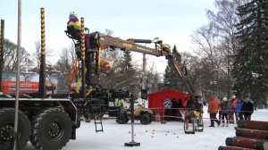 Лучшие операторы гидроманипуляторов состязаются в Вологде