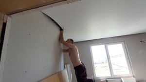 Монтаж натяжного ПВХ потолка в каркасном доме