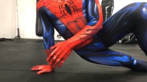 Spider-Man Push up Tutorial -  How To Properly Perform A Spider-Man Push Up