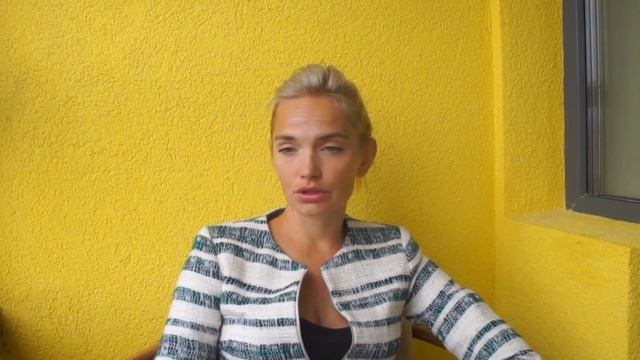 ПОКРАСИТЬ ВОЛОСЫ В РОВНЫЙ БЕЛЫЙ ЦВЕТ\В ПОИСКАХ "ИДЕАЛЬНОЙ" ТЕХНИКИ ОКРАШИВАНИЯ смотреть онлайн